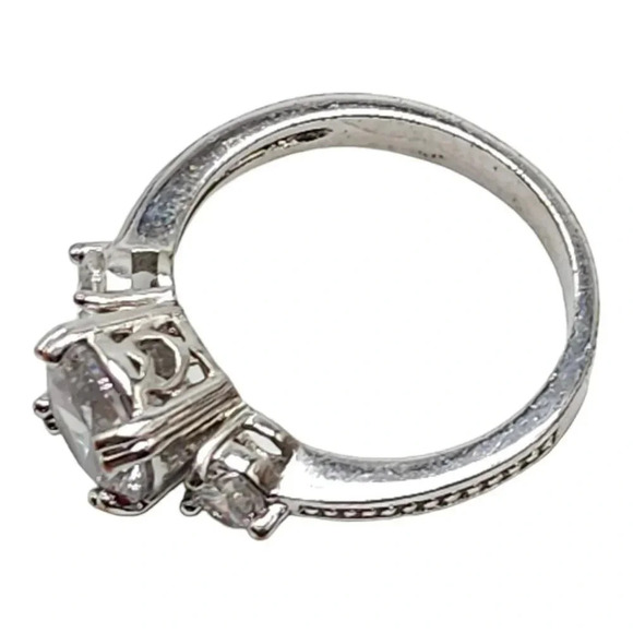 Three-Stone Setting Clear CZ Cocktail Ring Silver Tone Vintage Size 8 Heart Side - Picture 5 of 6